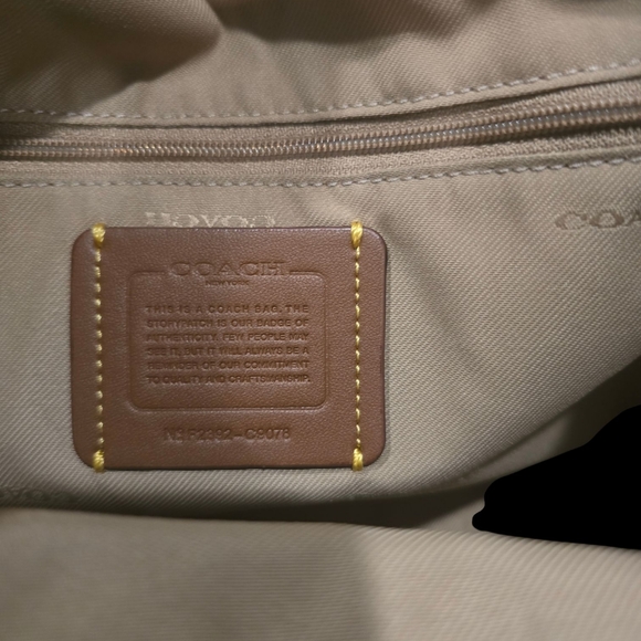 Coach C9078 Dalton 31 With Coach Badge Taupe Jacquard & Leather Shoulder Bag NWT - Picture 12 of 16